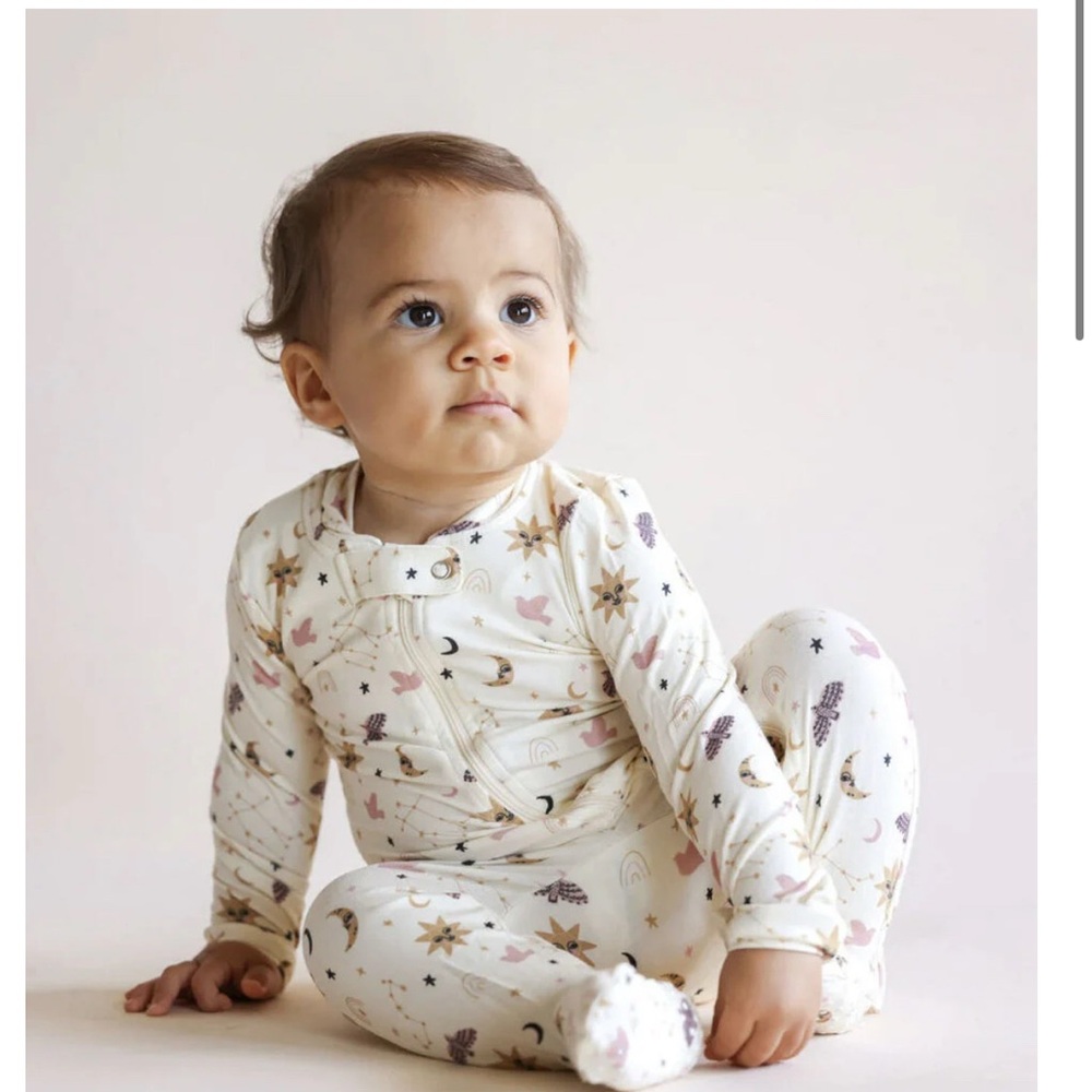 Bird & Bean Footed Pajamas - Sun Print 0-3 Months GUC
